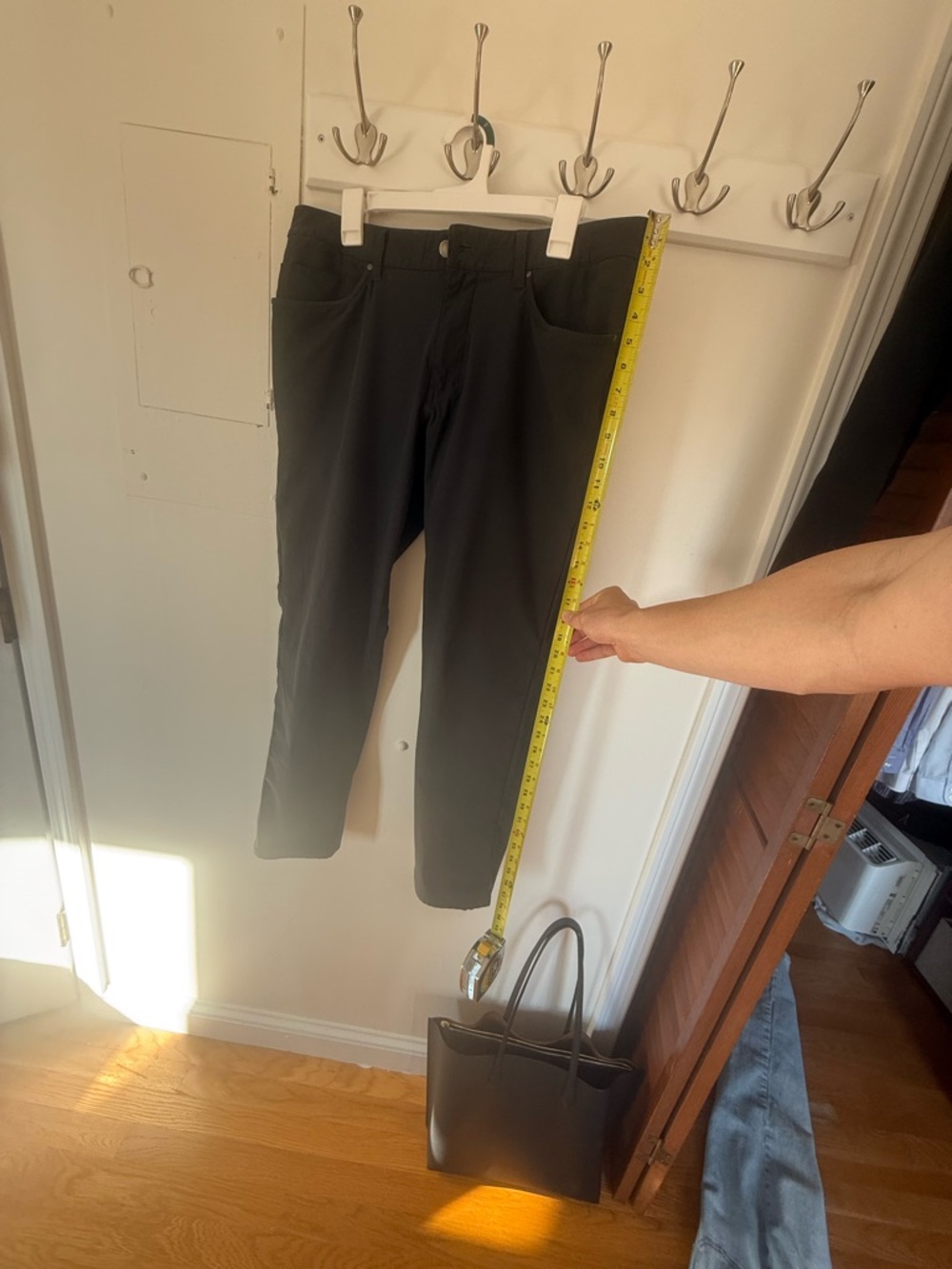 33X30  lululemon athletica Men's Classic Black ABC pants